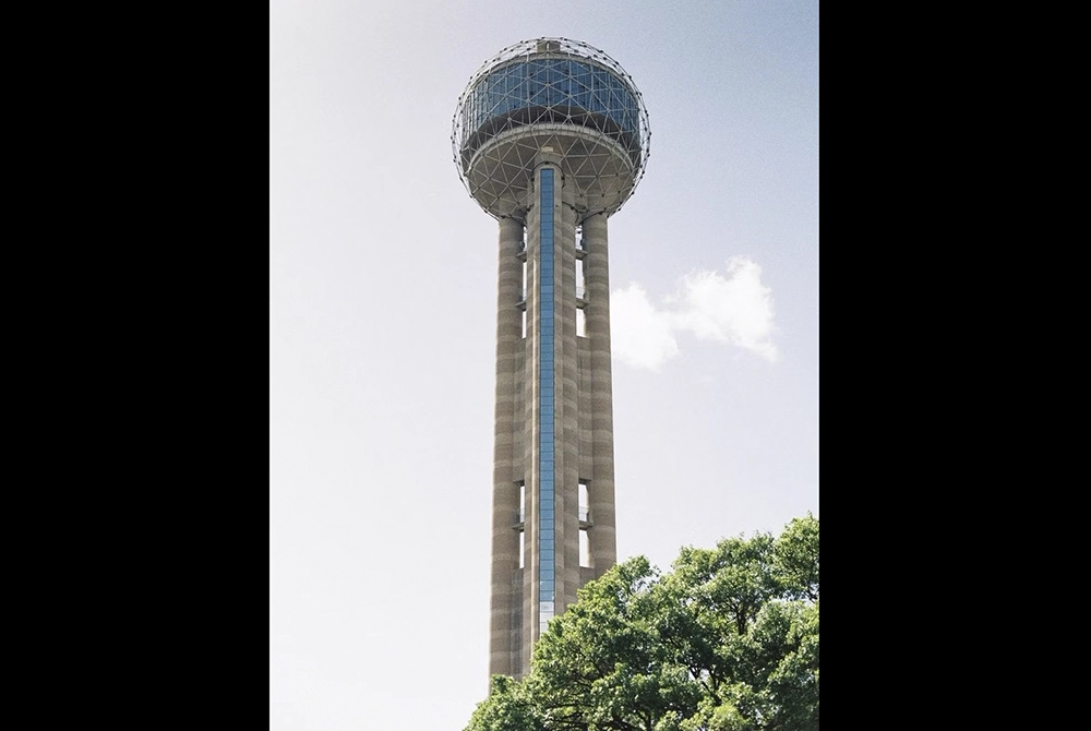 Reunion Tower-Social account